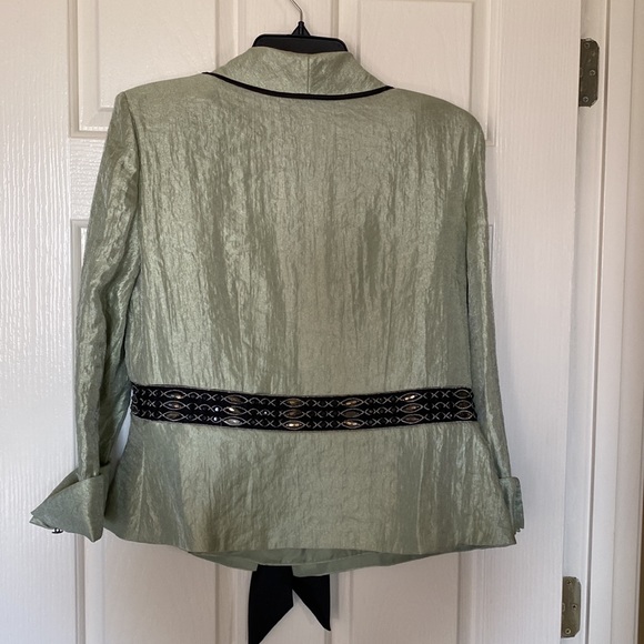 Dressy Jacket with sleeveless top - Picture 2 of 6
